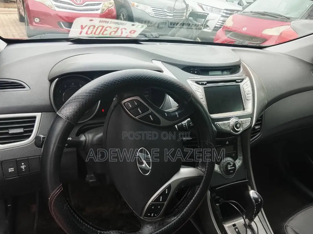 Hyundai Elantra Limited Sedan FWD (1.8L 4cyl 6A) 2013 Red