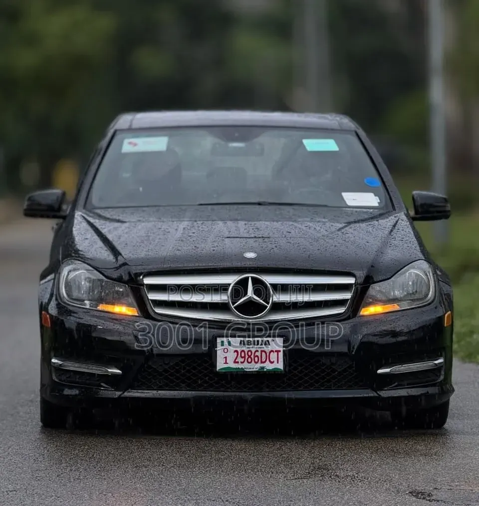 Mercedes-Benz C300 2014 Black