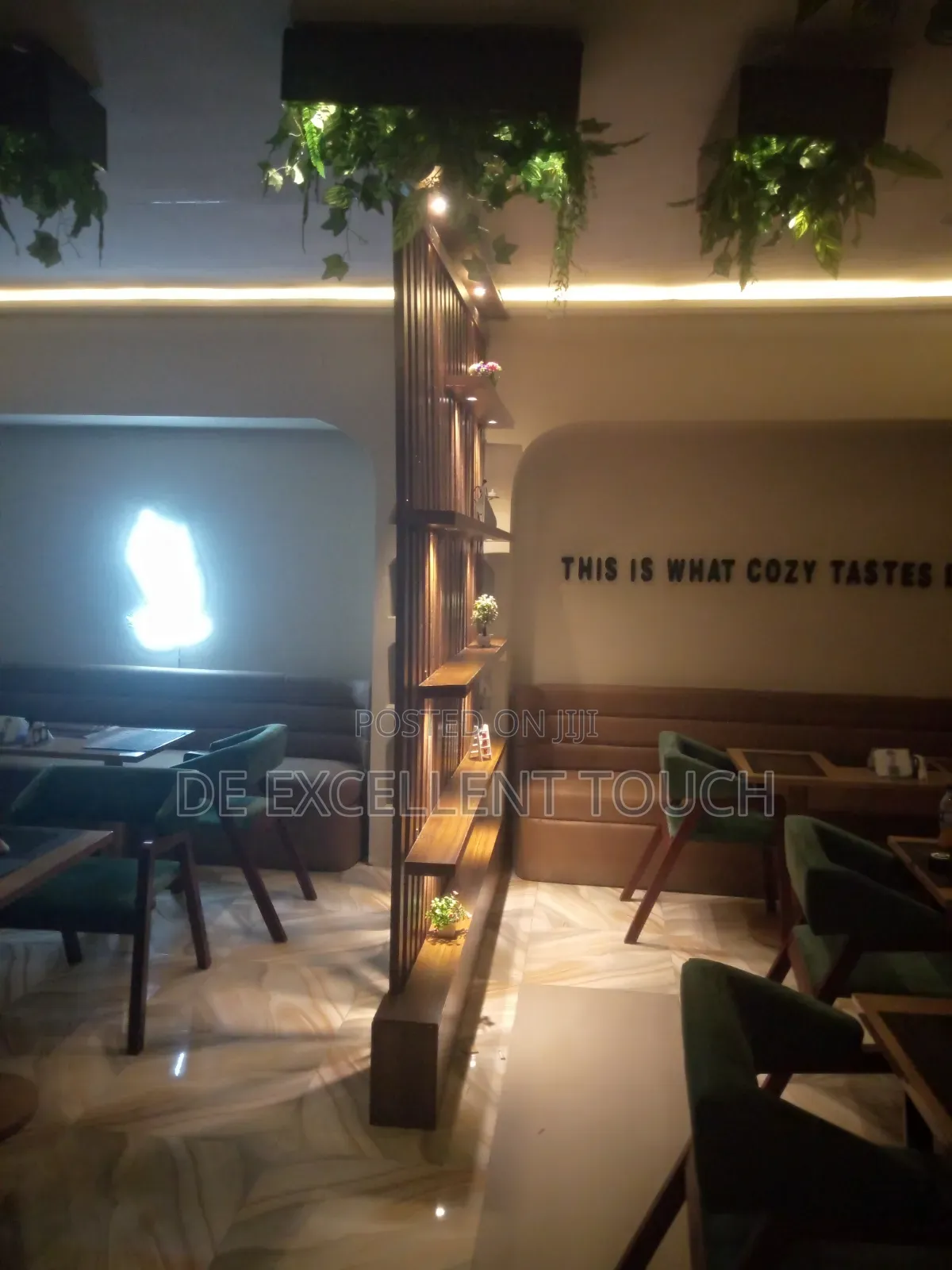 Bar and Restaurant Decorator