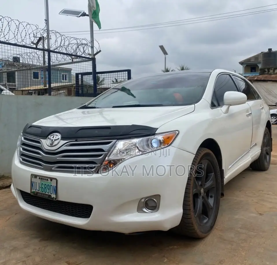 Toyota Venza XLE 2011 White