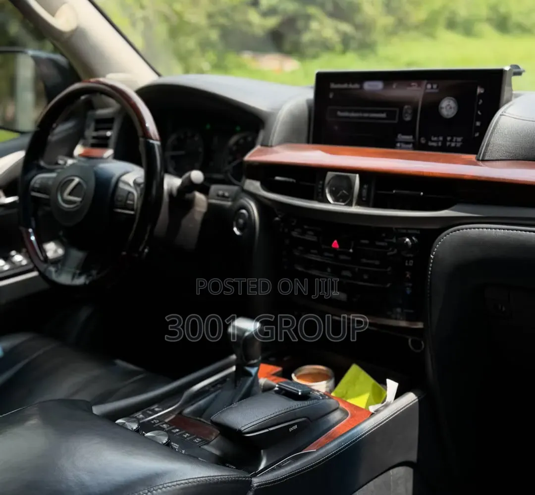 Lexus LX 2018 Black