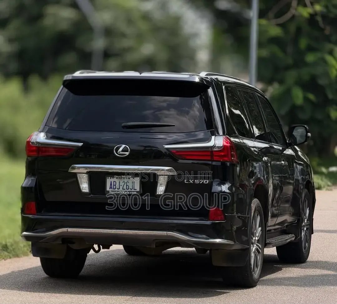 Lexus LX 2018 Black
