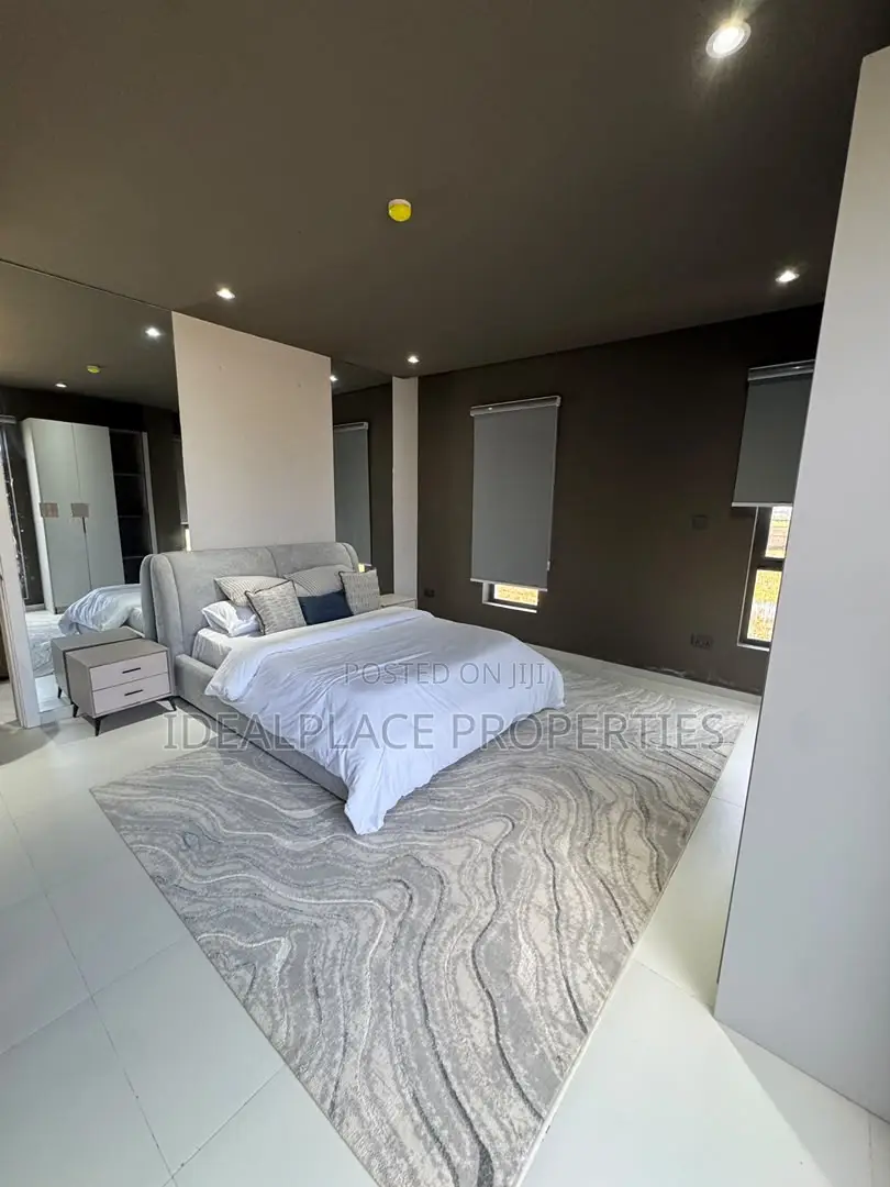 2bdrm Apartment in Lekki Phase 1 for sale
