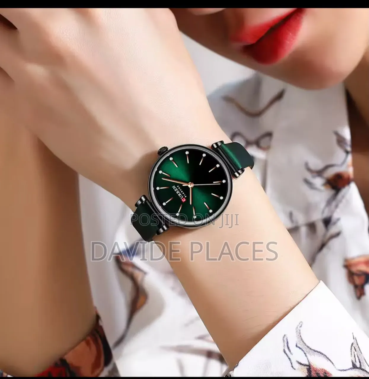 Curren 9050 Quartz Ladies Waterproofs Leather Wristwatch