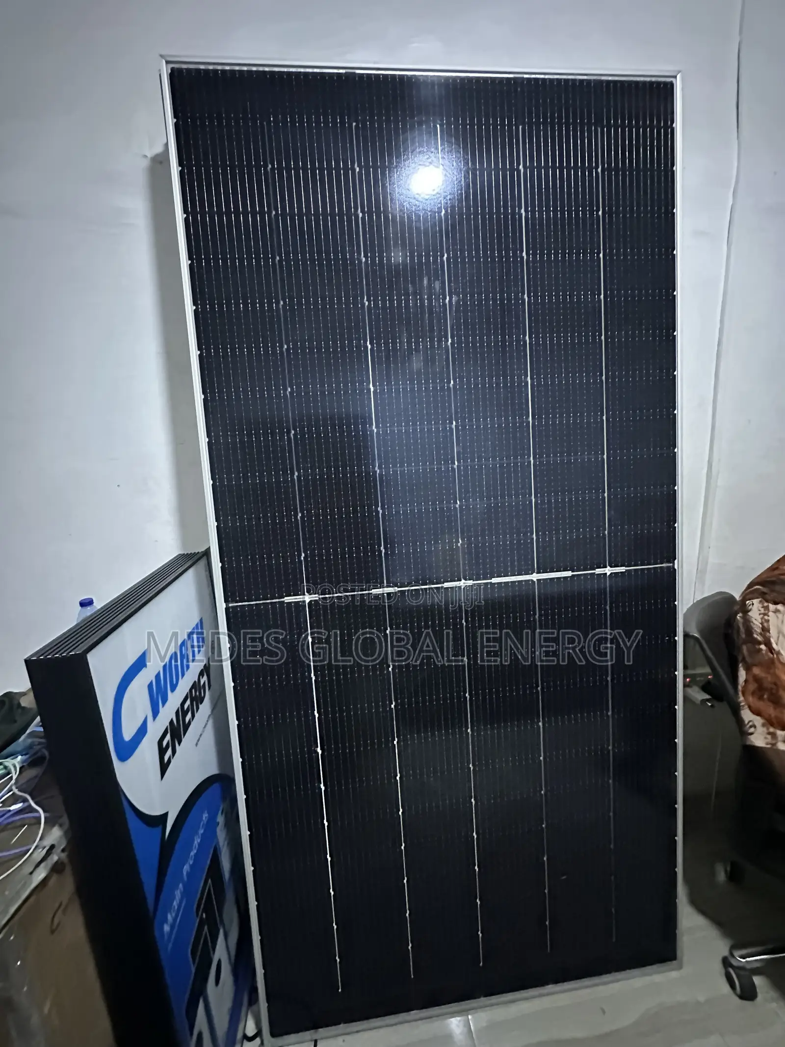 600watts Jinko Brand New Solar Panels