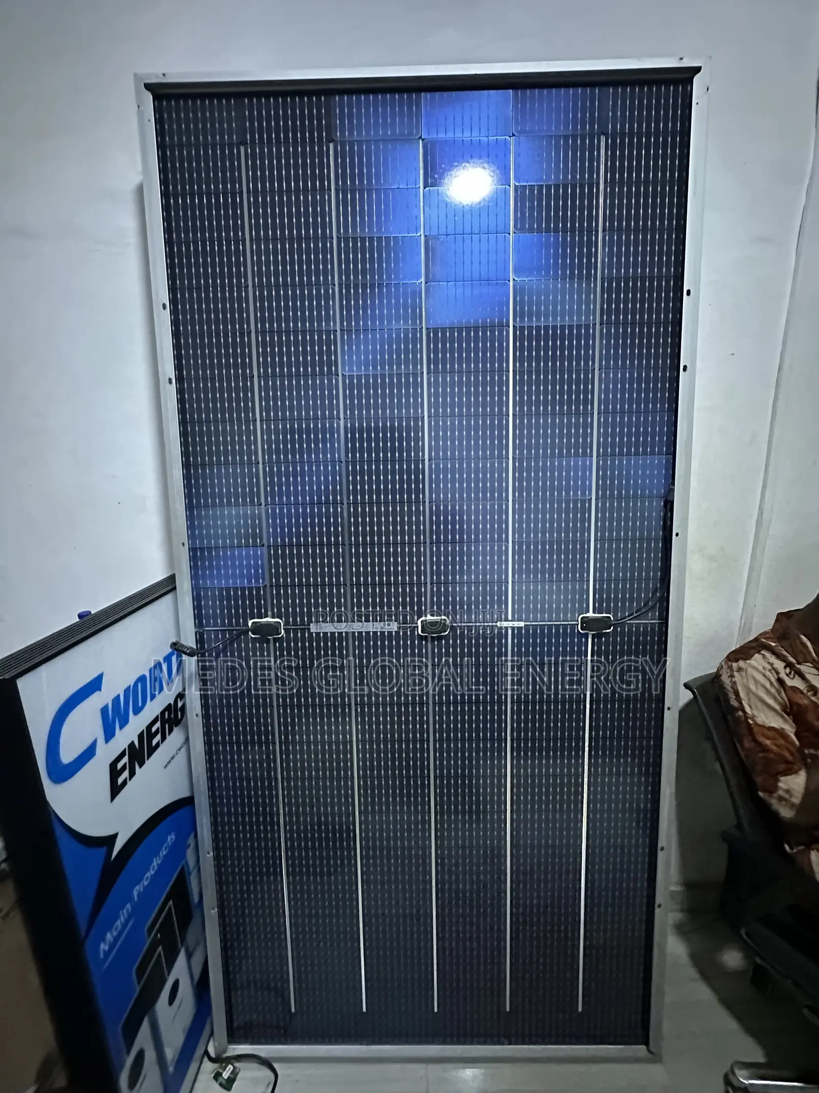 600watts Jinko Brand New Solar Panels