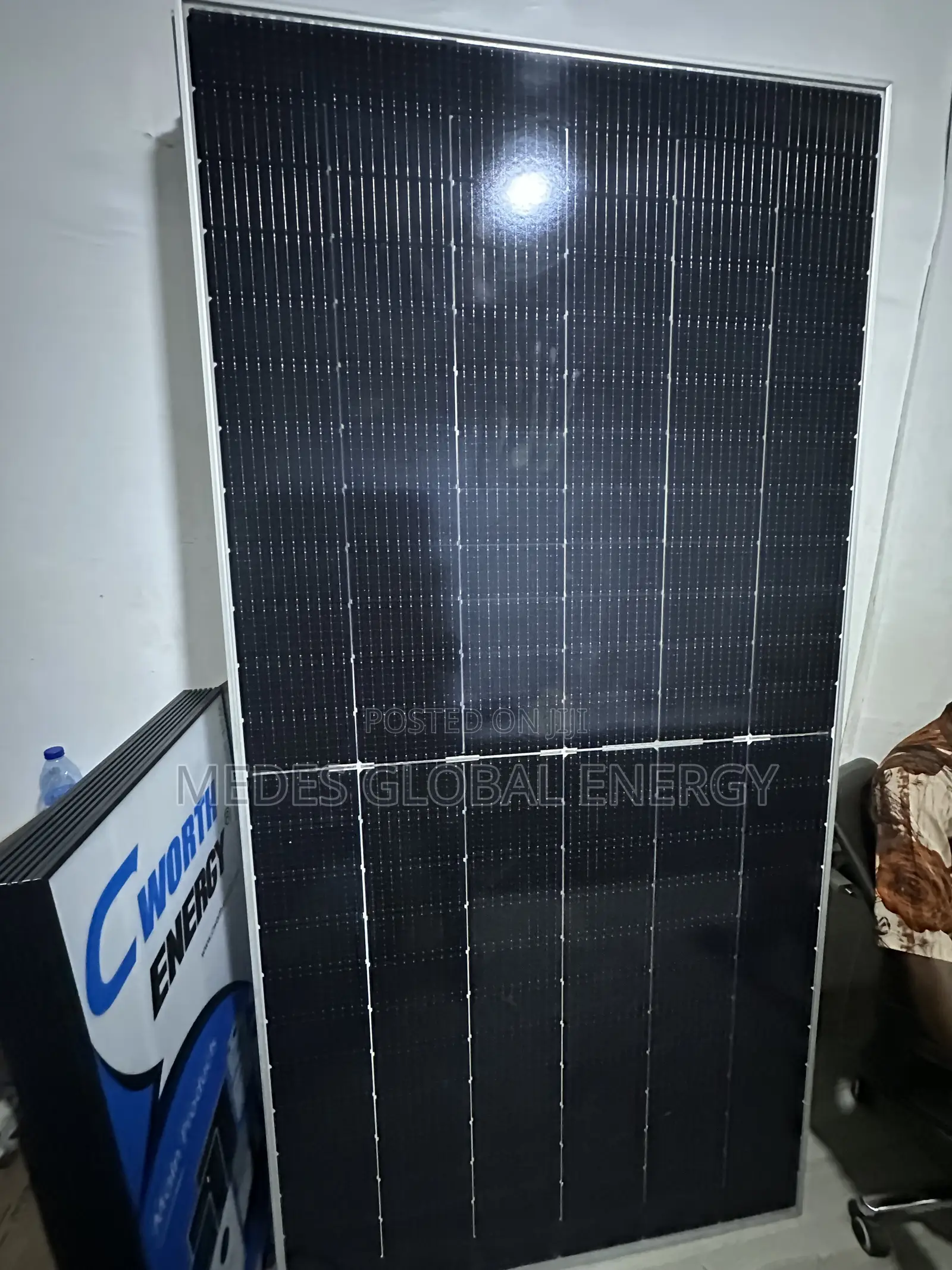600watts Jinko Brand New Solar Panels