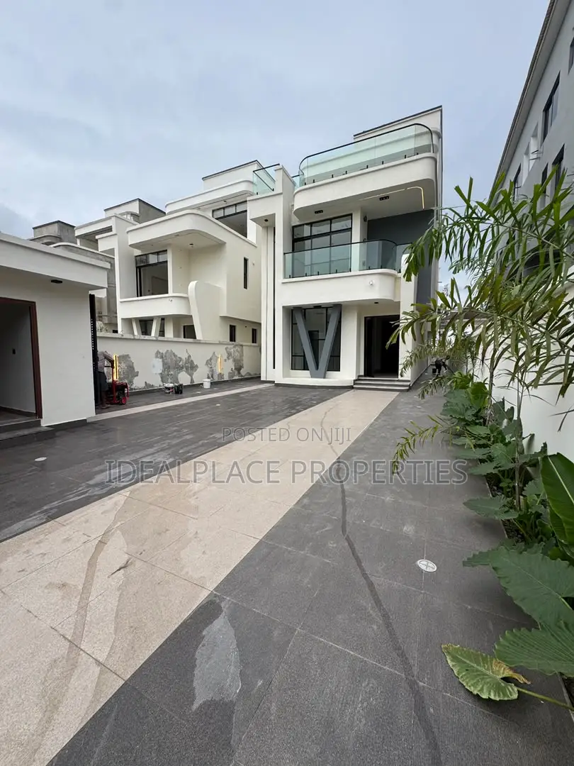 5bdrm Duplex in Lekki Phase 1 for sale