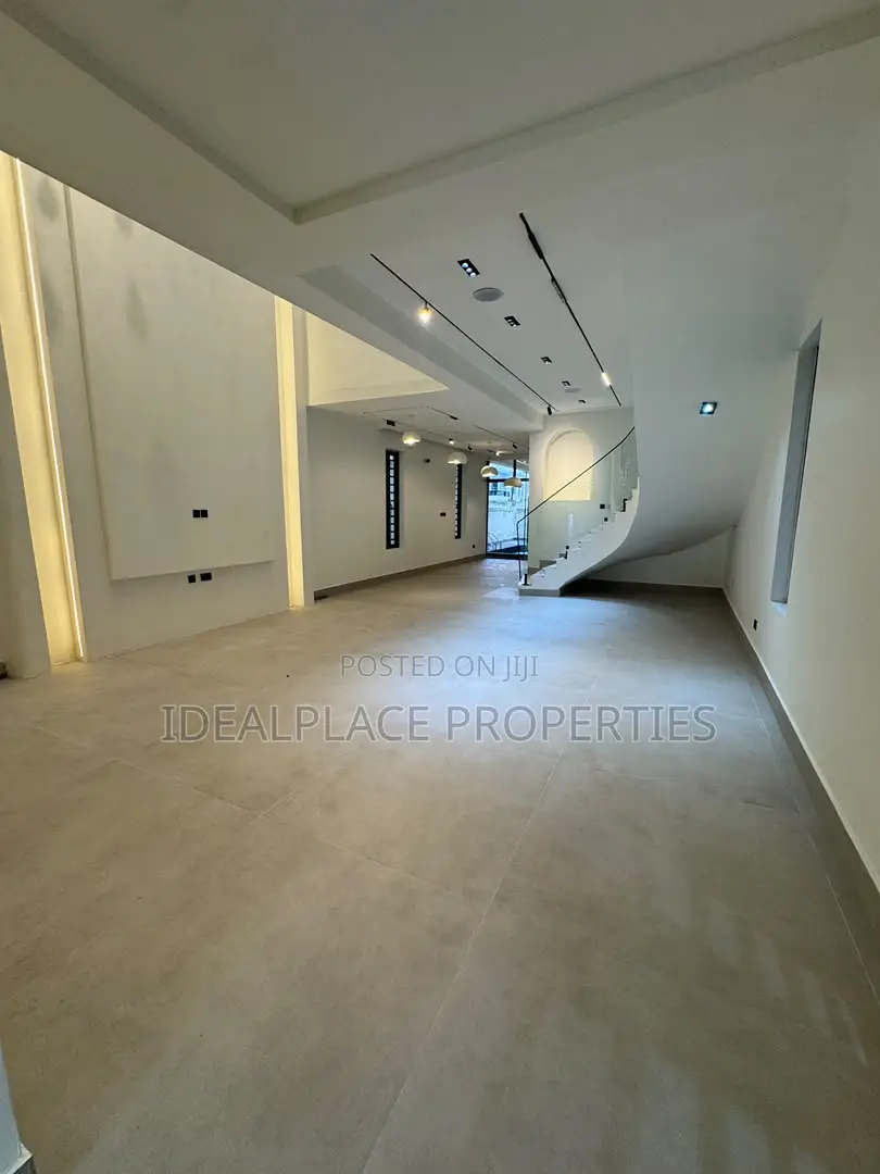 5bdrm Duplex in Lekki Phase 1 for sale