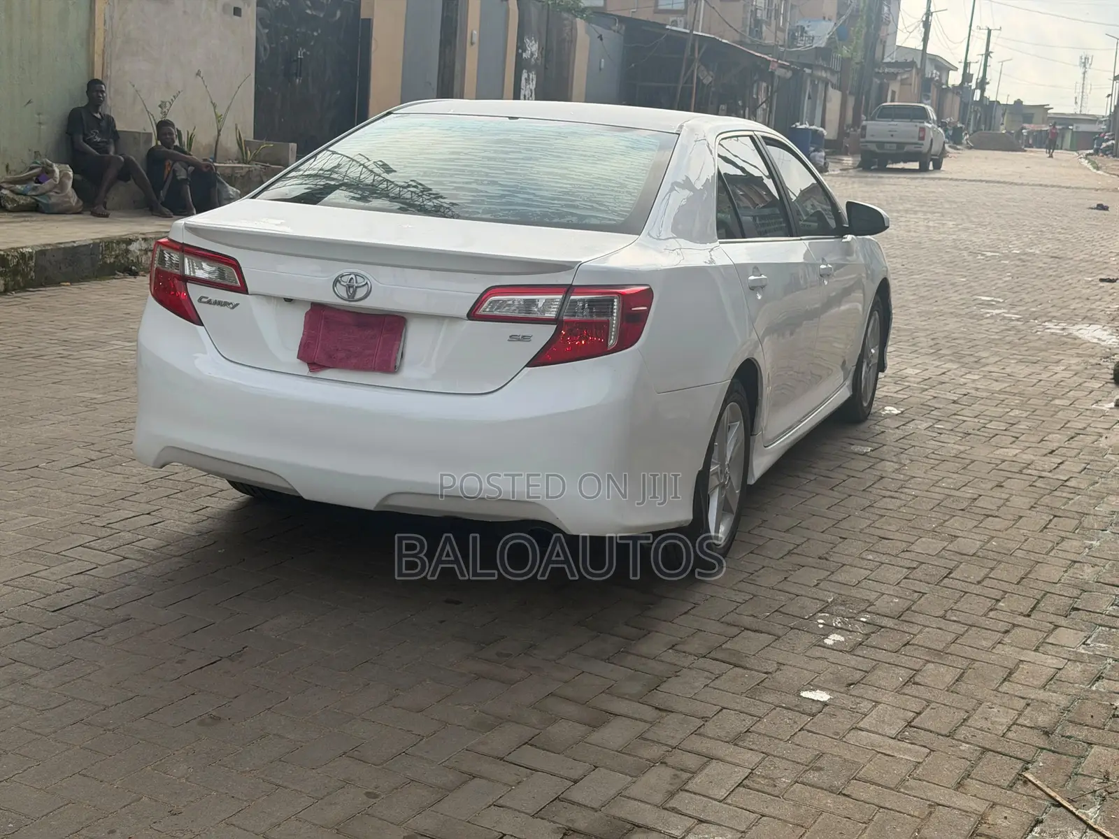 Toyota Camry SE 4dr Sedan (2.5L 4cyl 6A) 2014 White