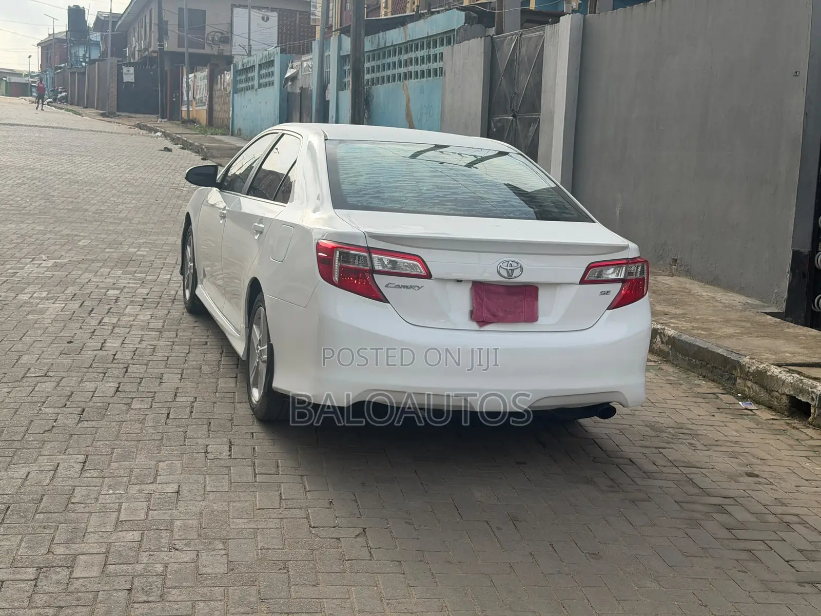 Toyota Camry SE 4dr Sedan (2.5L 4cyl 6A) 2014 White