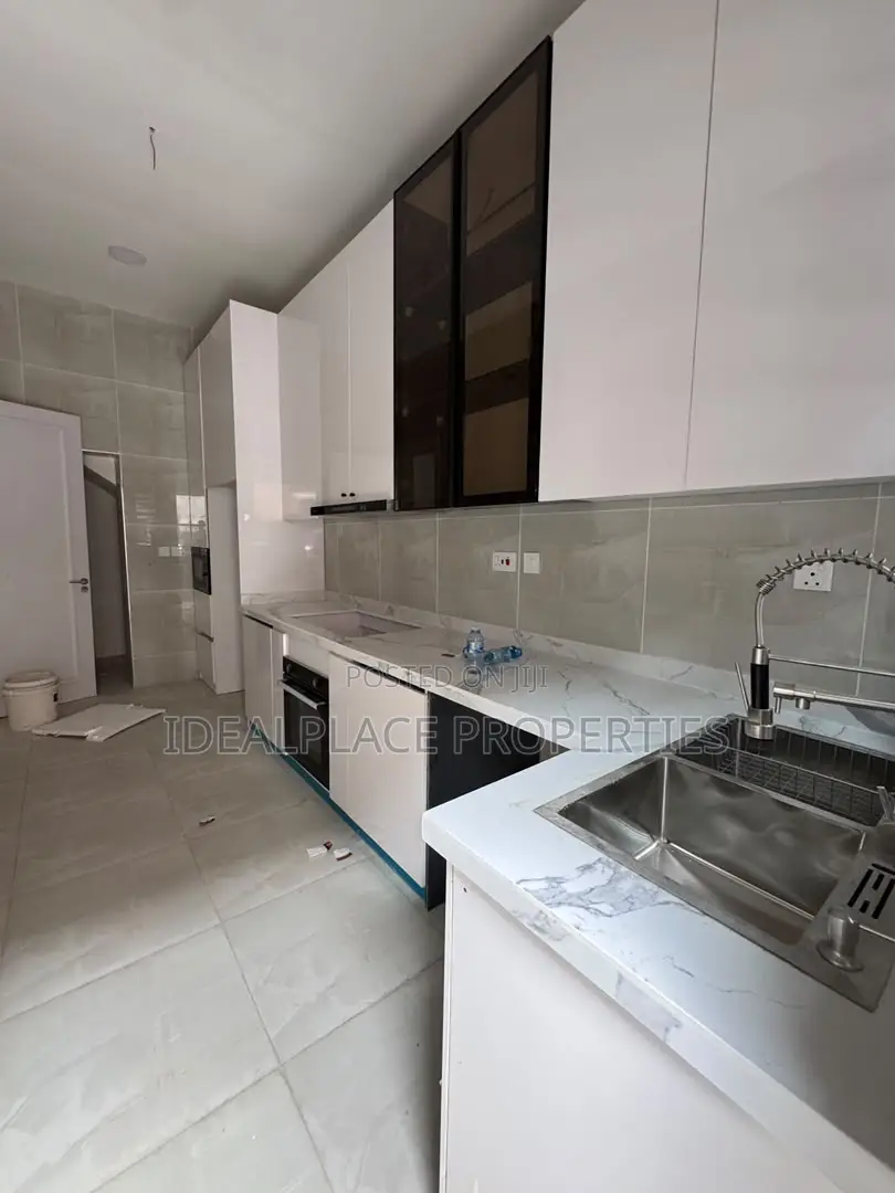 4bdrm Townhouse/Terrace in Victoria Island Extension for sale