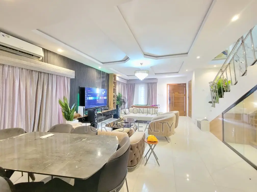 Furnished 4bdrm Duplex in Thomas Estate for sale