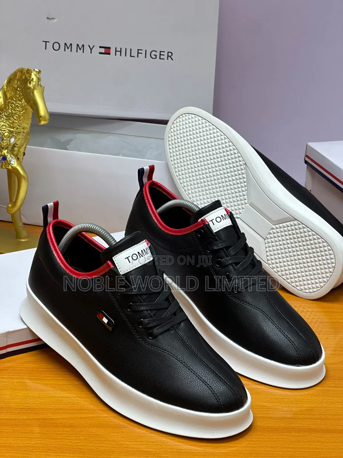 Tommy Hilfiger Solid Sneakers OSO 7s