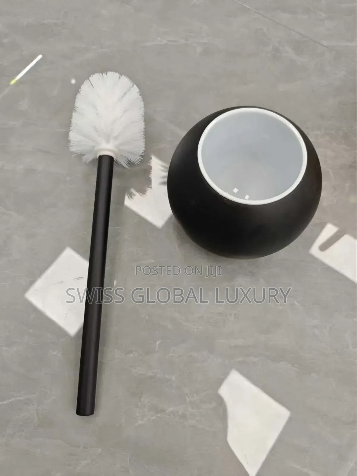 High Quality Toilet Brush, Available in 4 Different Types of Colors