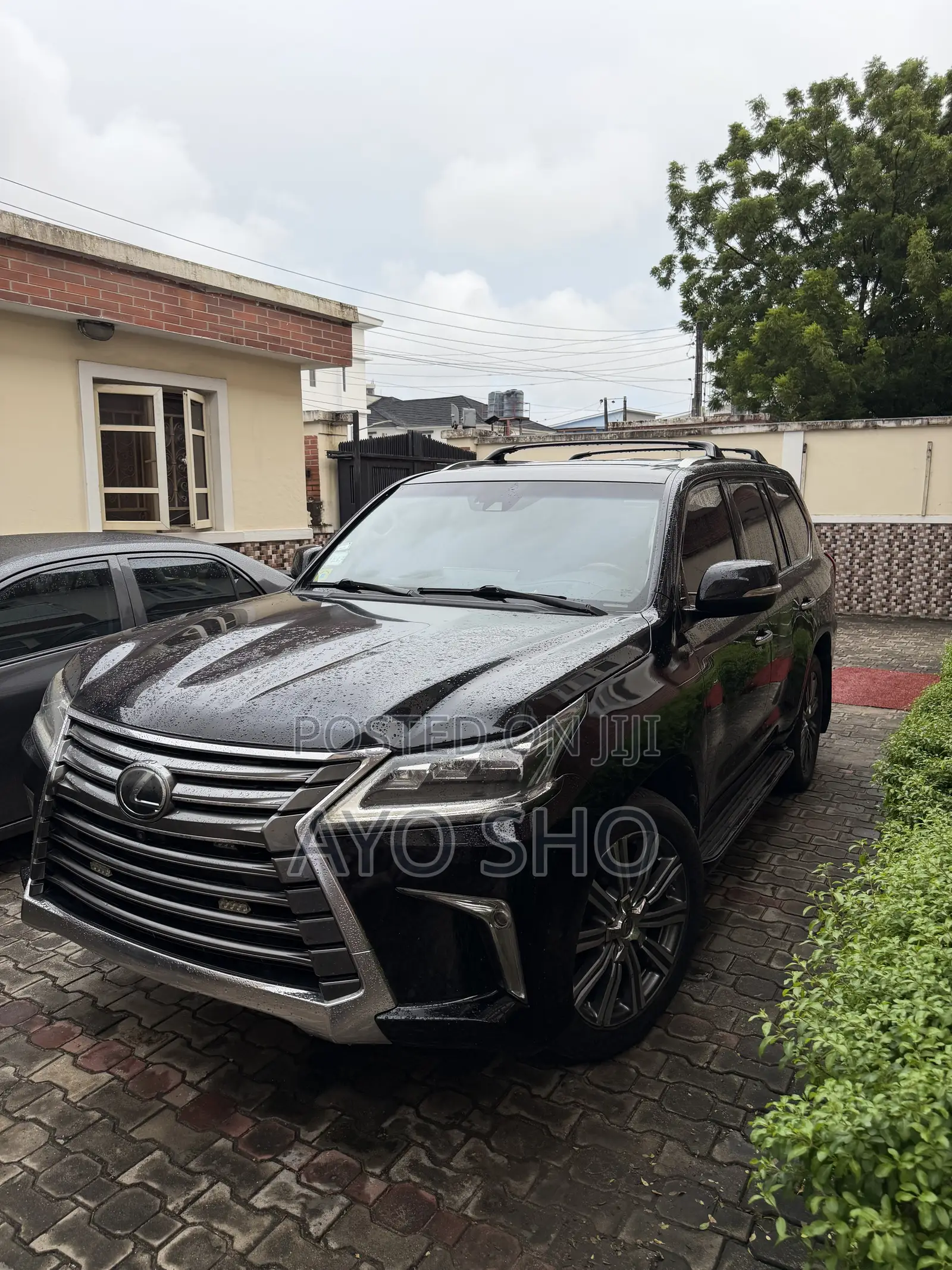 Lexus LX 570 (5 seats) AWD 2017 Black