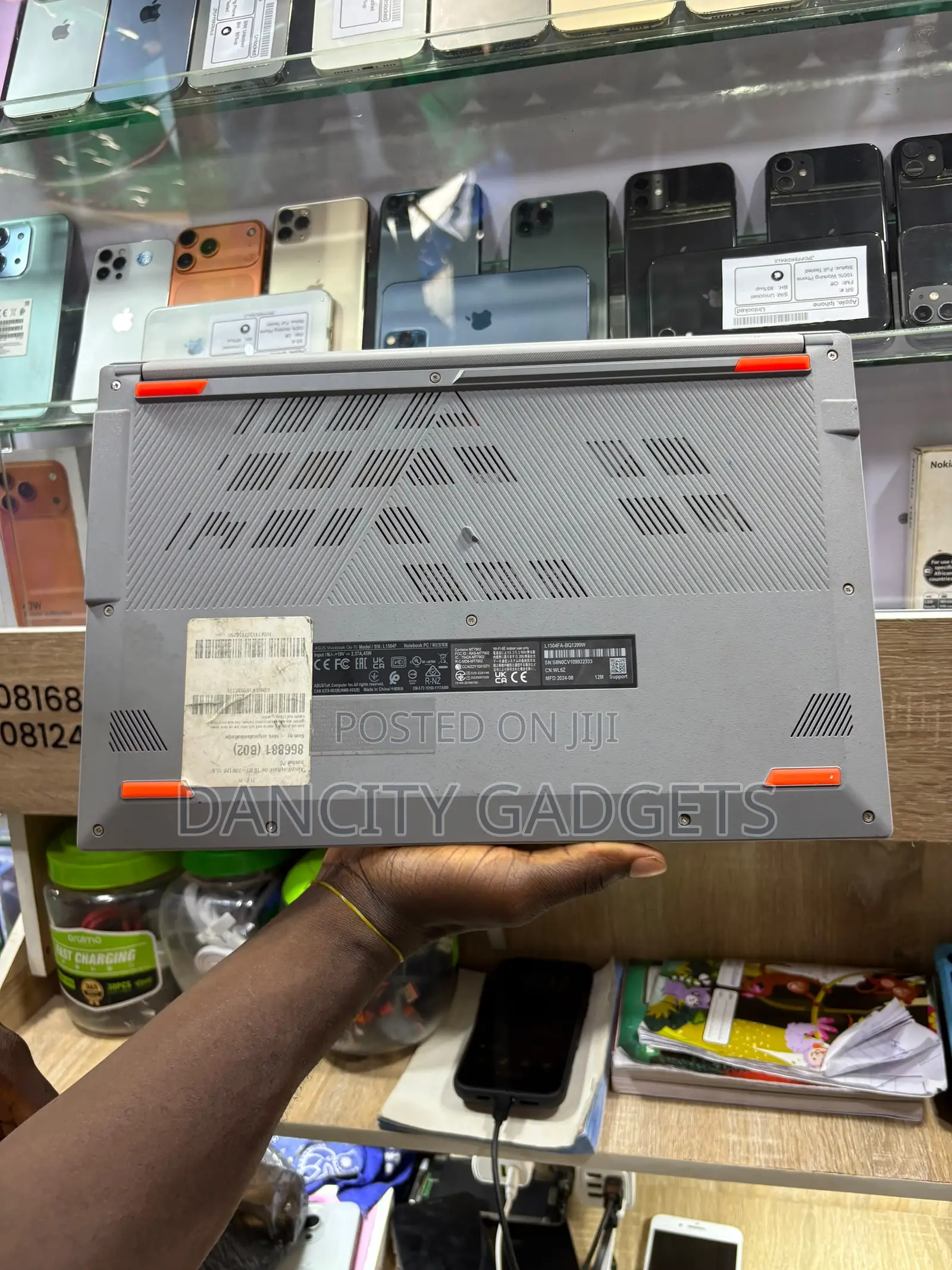 Laptop Asus Vivobook Go 15 8GB AMD Ryzen 3 HDD+SSD 128GB