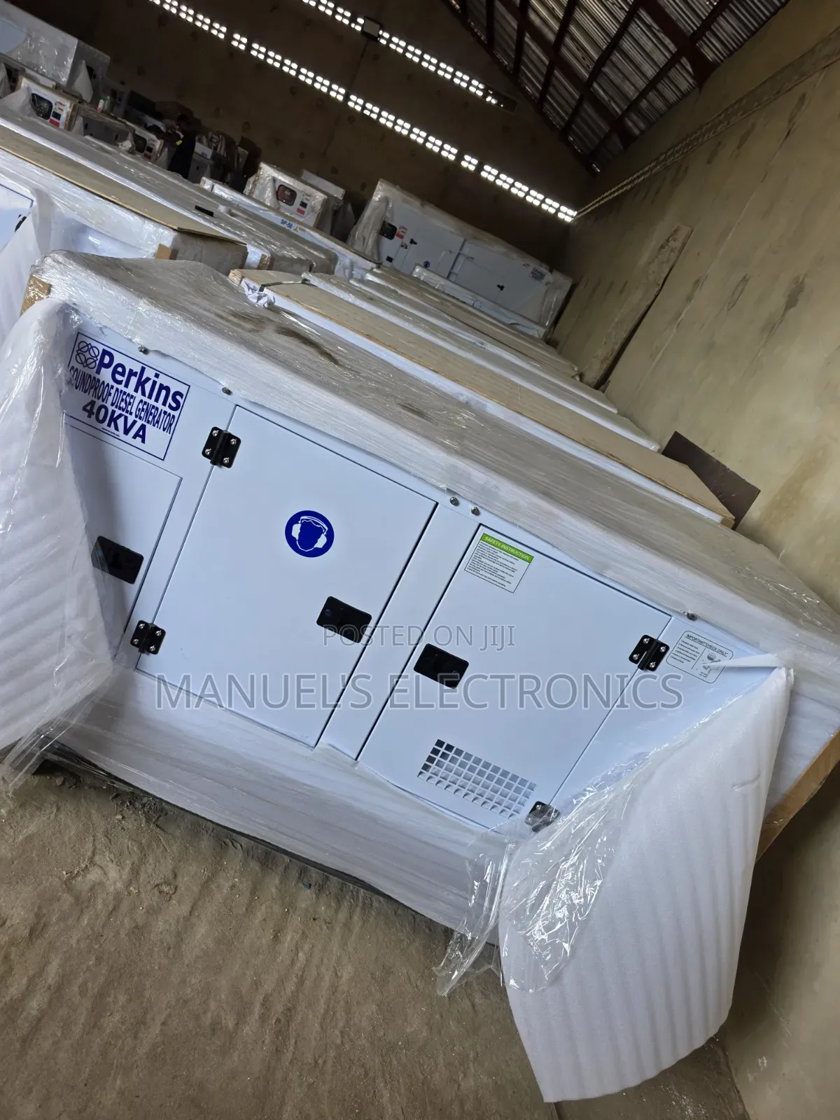 UK Perkins Diesel Soundproof Generator Sp40kva 2years Wty