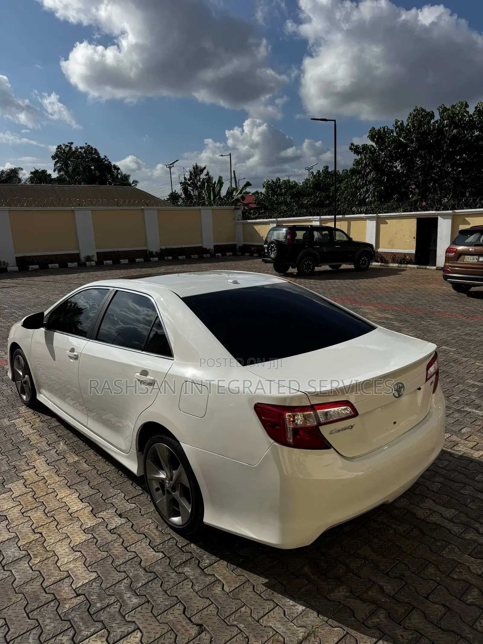 Toyota Camry SE 4dr Sedan (2.5L 4cyl 6A) 2012 White