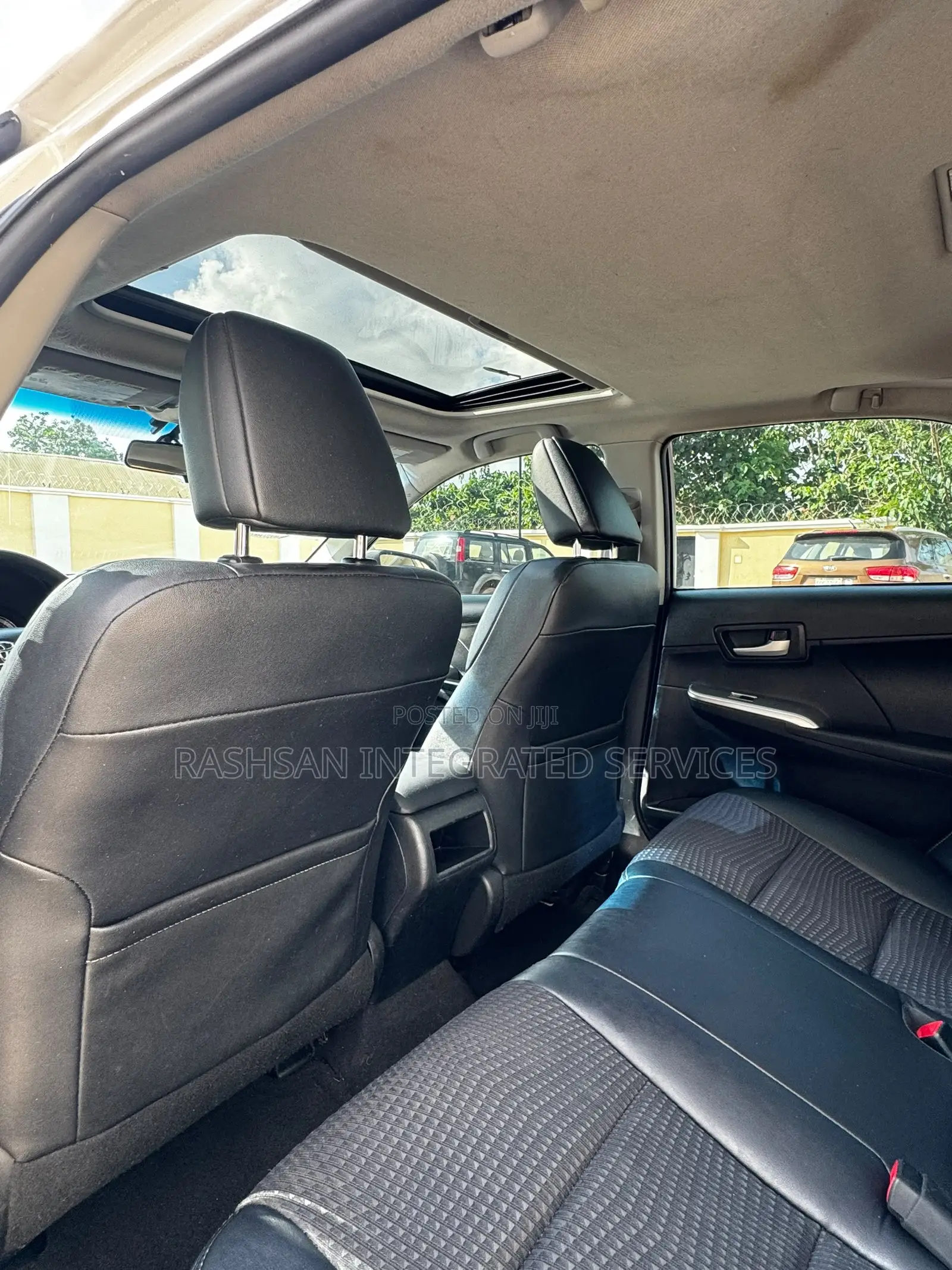 Toyota Camry SE 4dr Sedan (2.5L 4cyl 6A) 2012 White