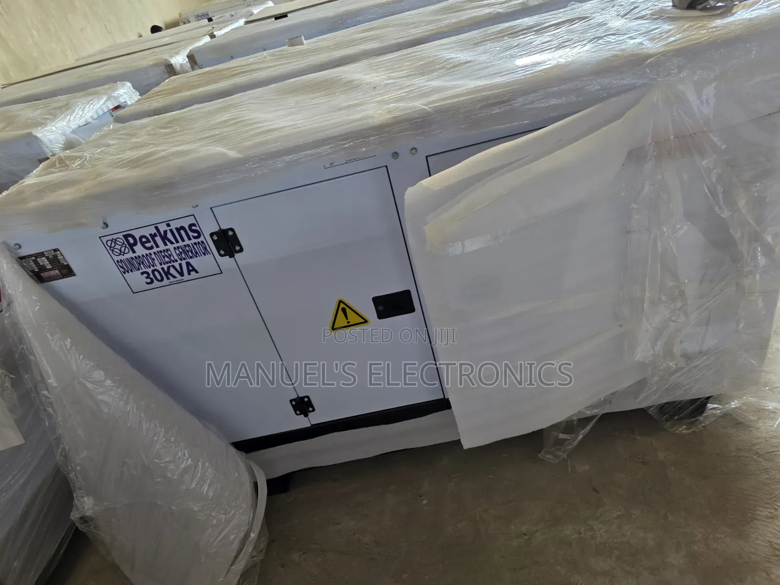 Sp30kva Perkins England Diesel Soundproof Generator 2years Wty