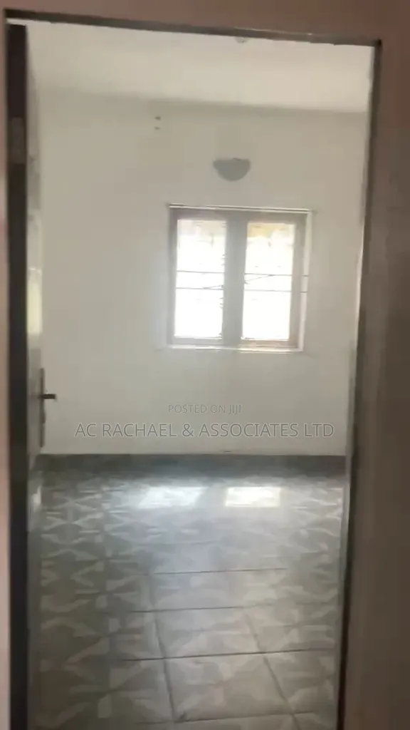 2bdrm Apartment in Community Road Ago for rent
