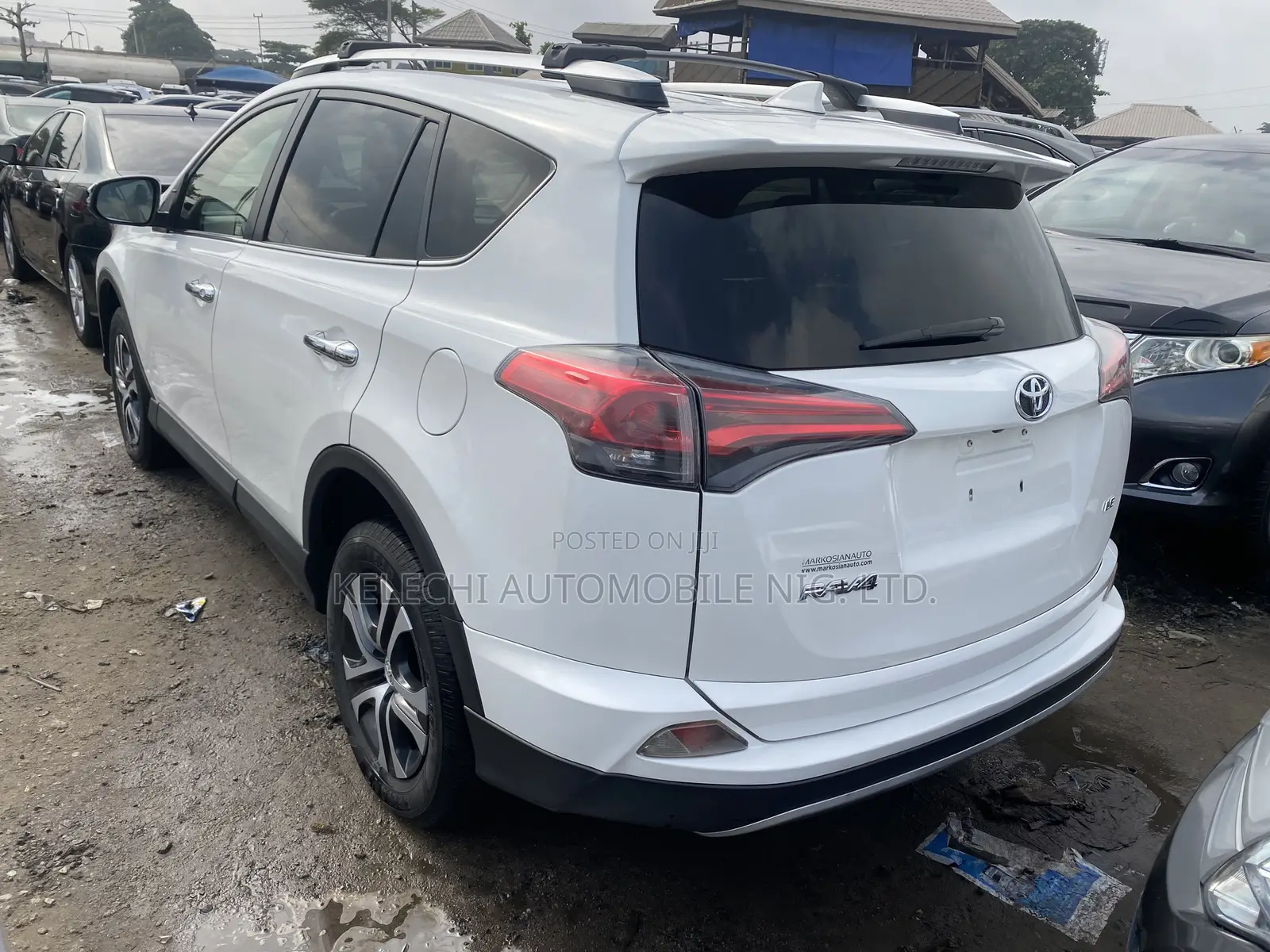 Toyota RAV4 LE FWD (2.5L 4cyl 6A) 2016 White
