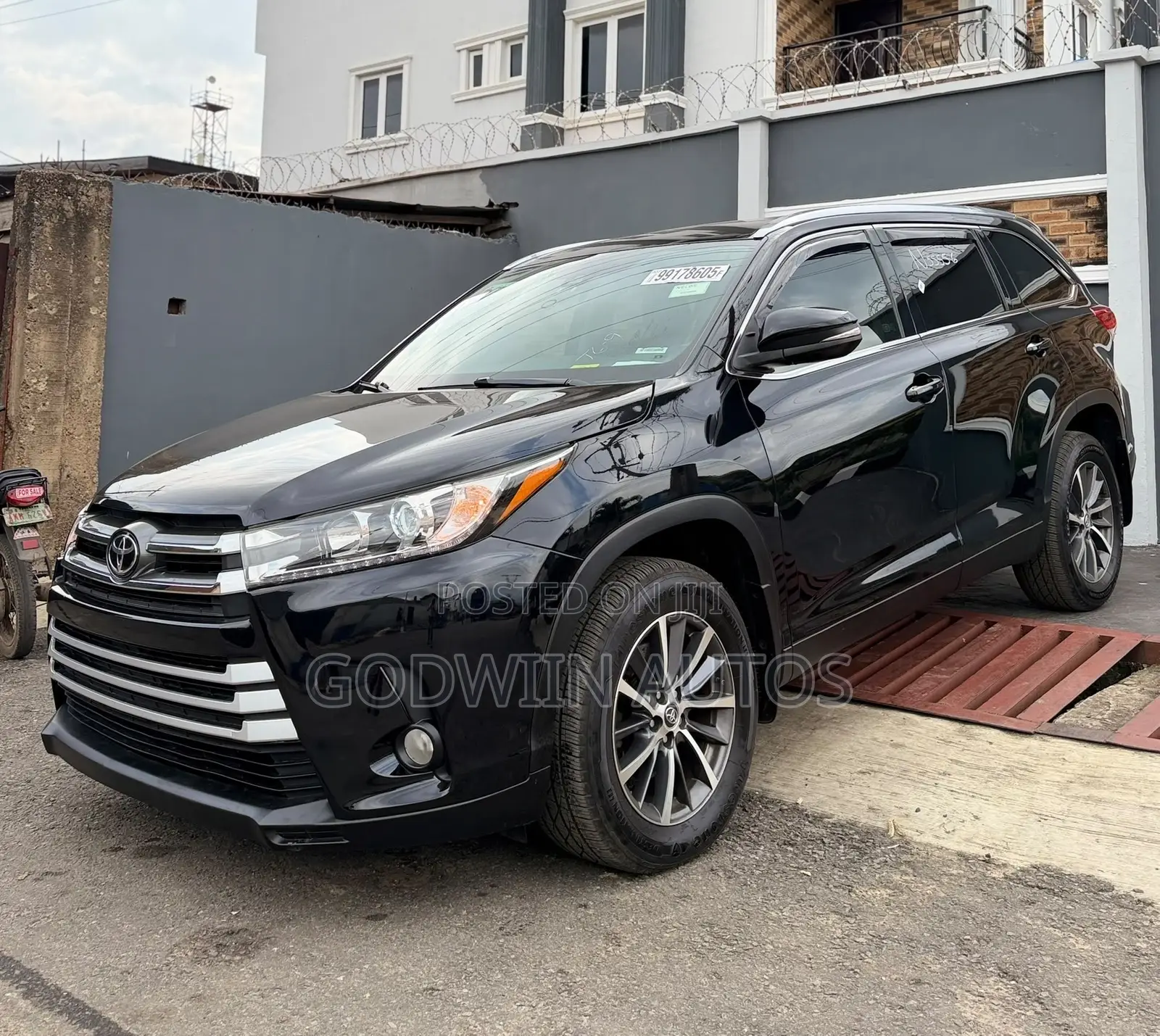 Toyota Highlander XLE 2019 Black