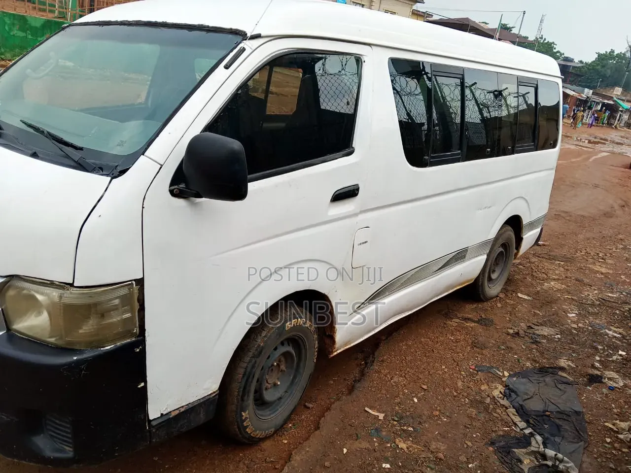 Toyota HiAce 2013 White