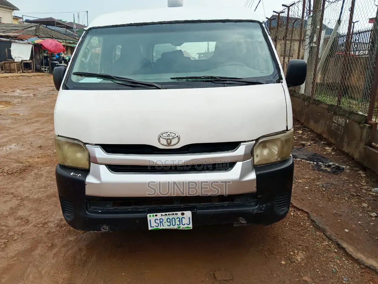 Toyota HiAce 2013 White