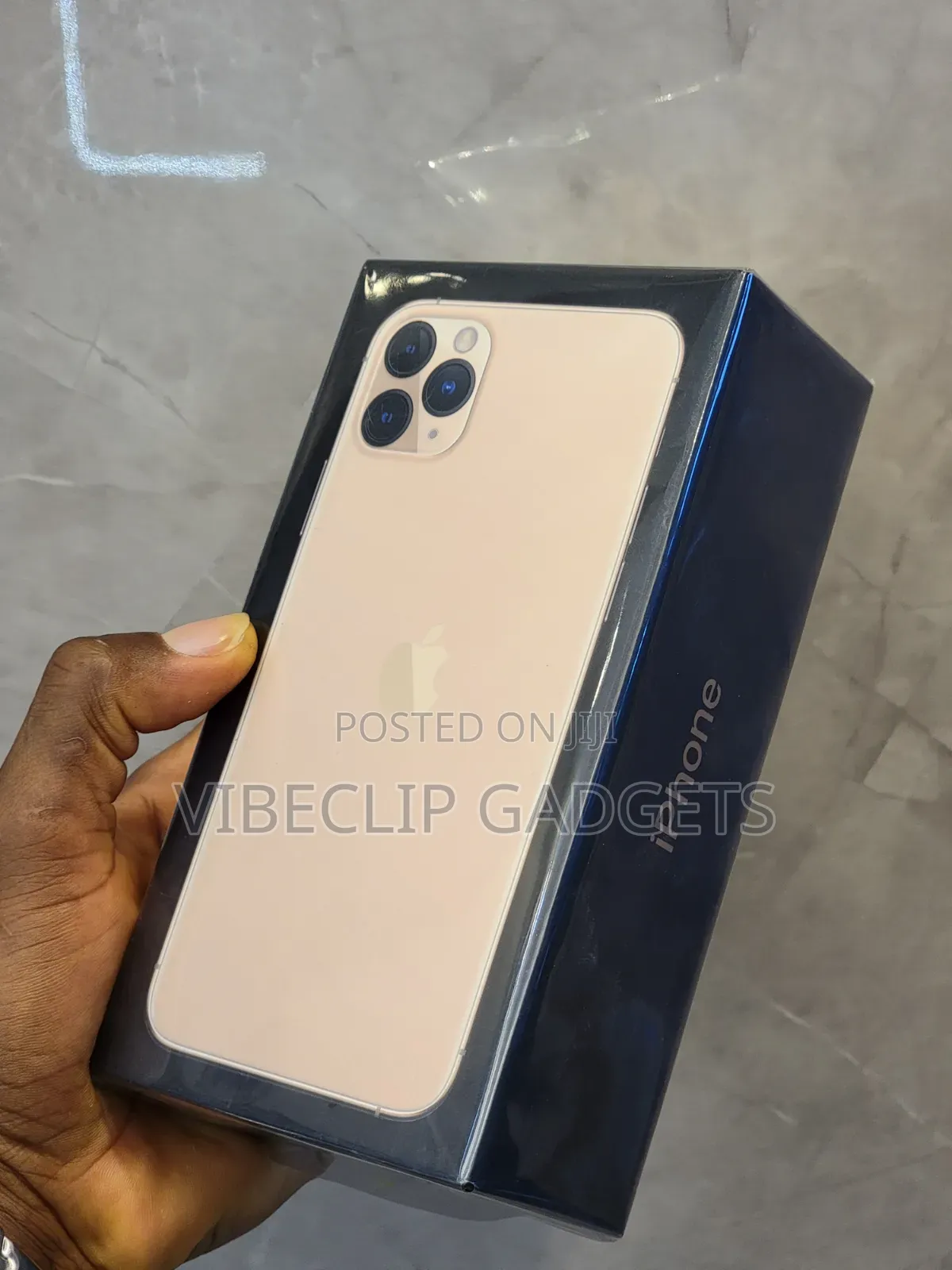 New Apple iPhone 11 Pro Max 256 GB Gold