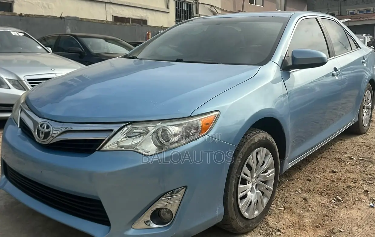 Toyota Camry LE 4dr Sedan (2.5L 4cyl 6A) 2013 Blue