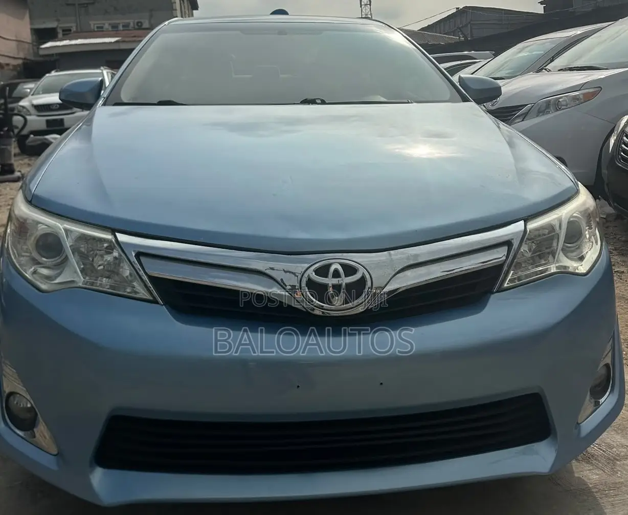 Toyota Camry LE 4dr Sedan (2.5L 4cyl 6A) 2013 Blue
