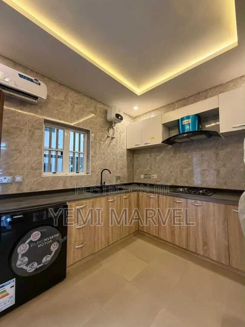 4bdrm Duplex in Sijuwade, Jericho for sale