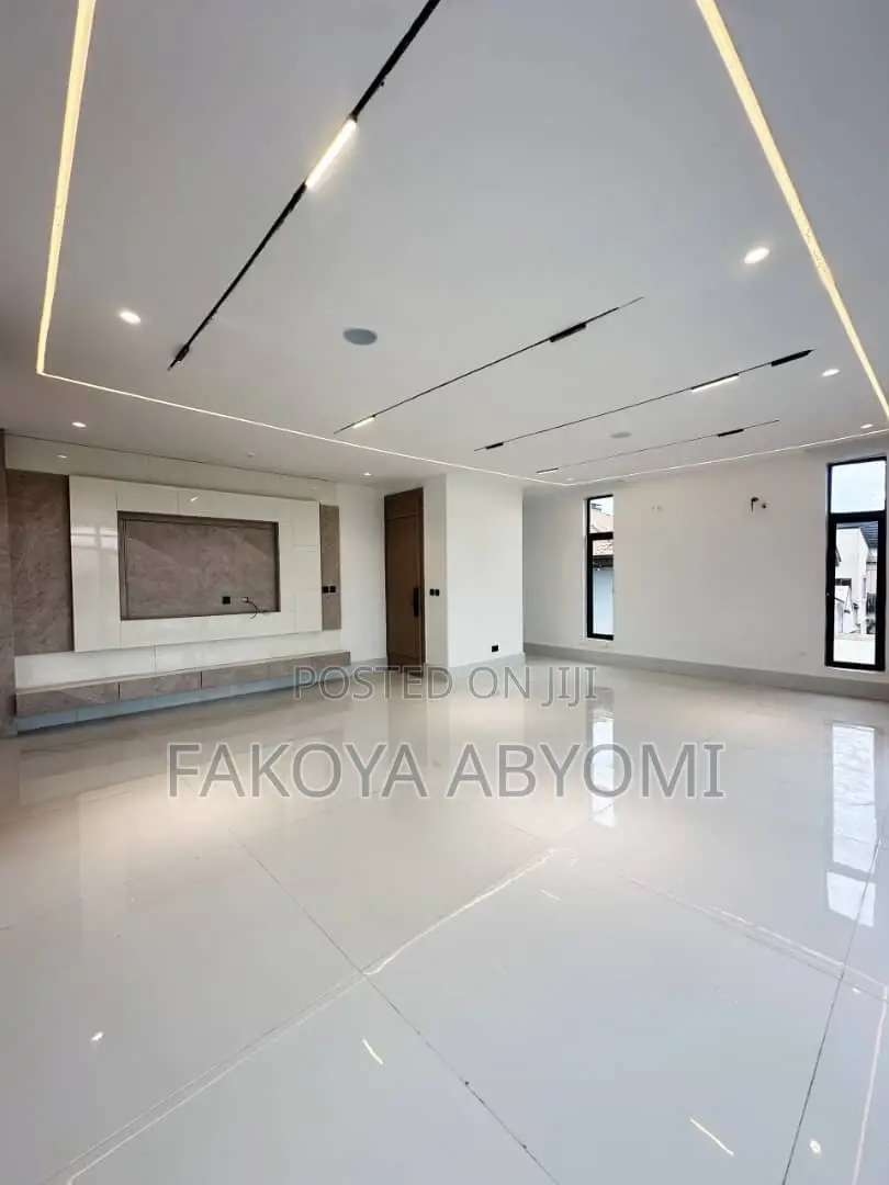 5bdrm Duplex in Vgc, Lekki Phase 2 for sale