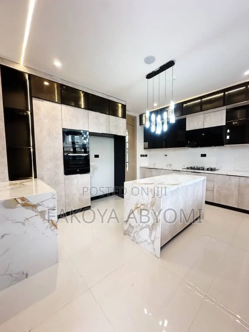 5bdrm Duplex in Vgc, Lekki Phase 2 for sale