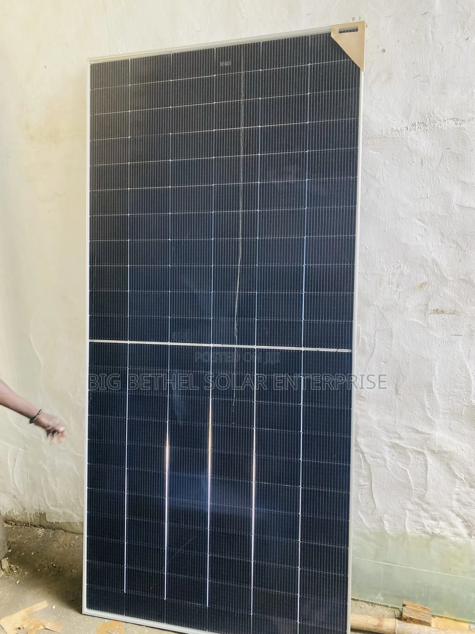 650w Ja Solar Mono Baifcal Halfcult Solar Panel