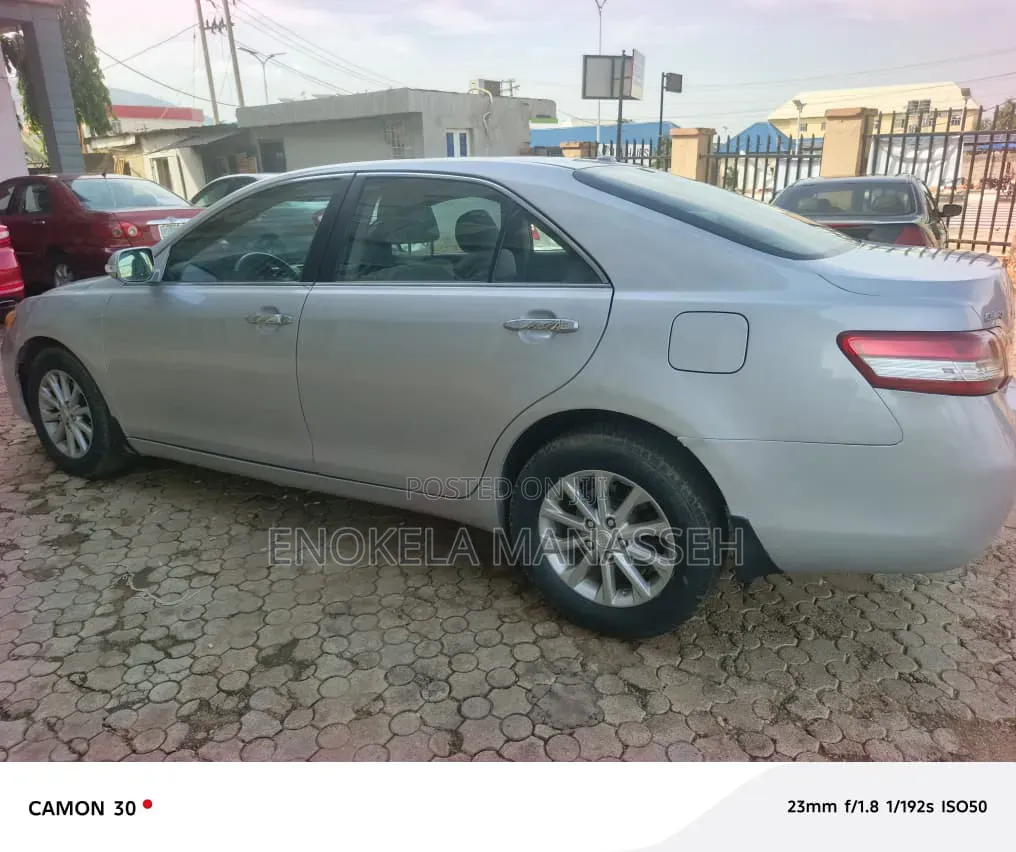 Toyota Camry LE 4dr Sedan (2.5L 4cyl 6AM) 2010 Silver
