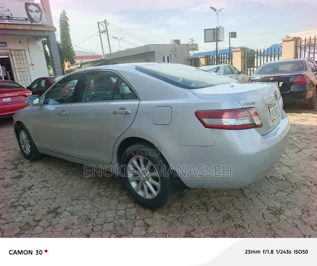 Toyota Camry LE 4dr Sedan (2.5L 4cyl 6AM) 2010 Silver