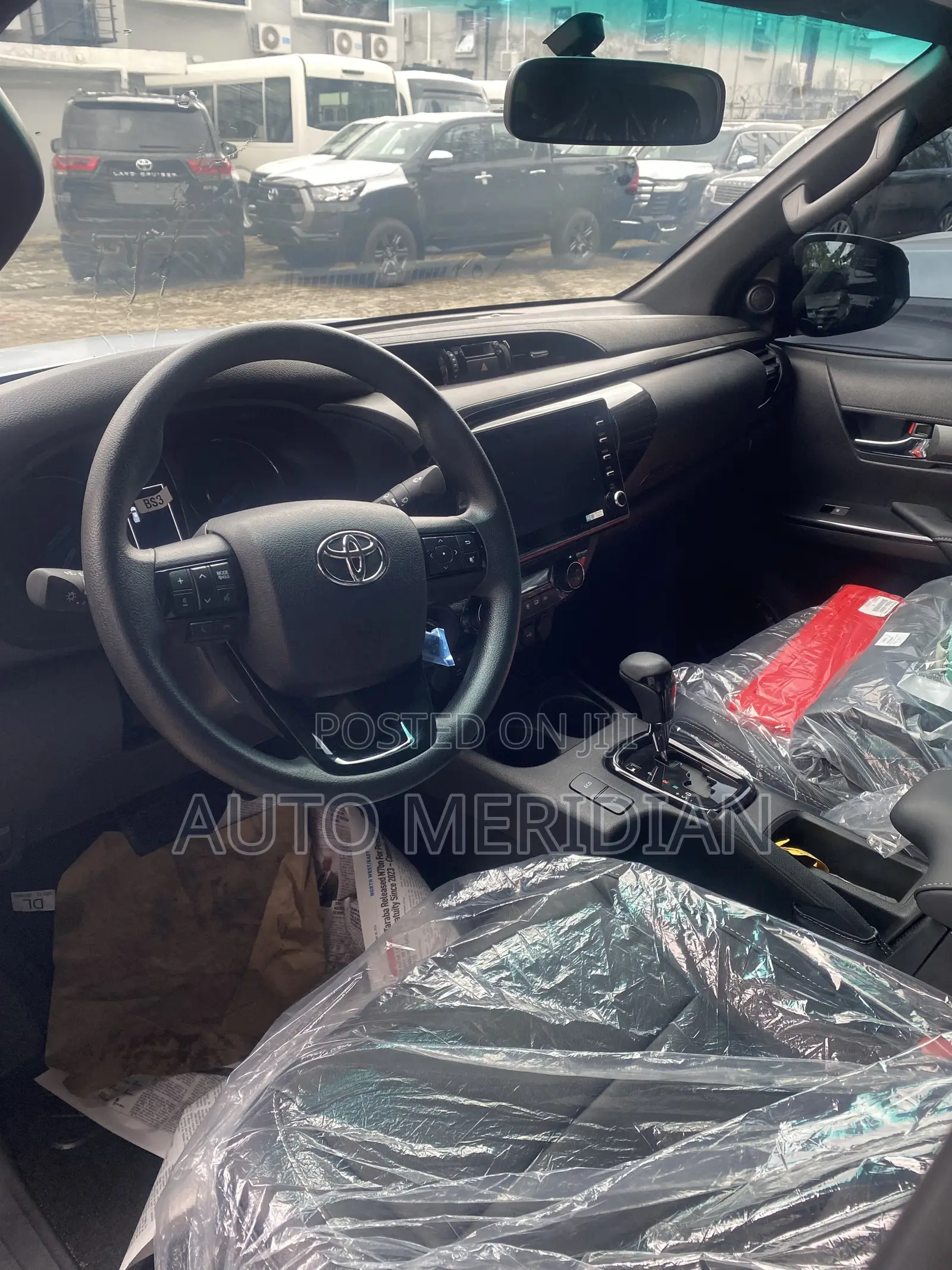 New Toyota Hilux 2025 Black