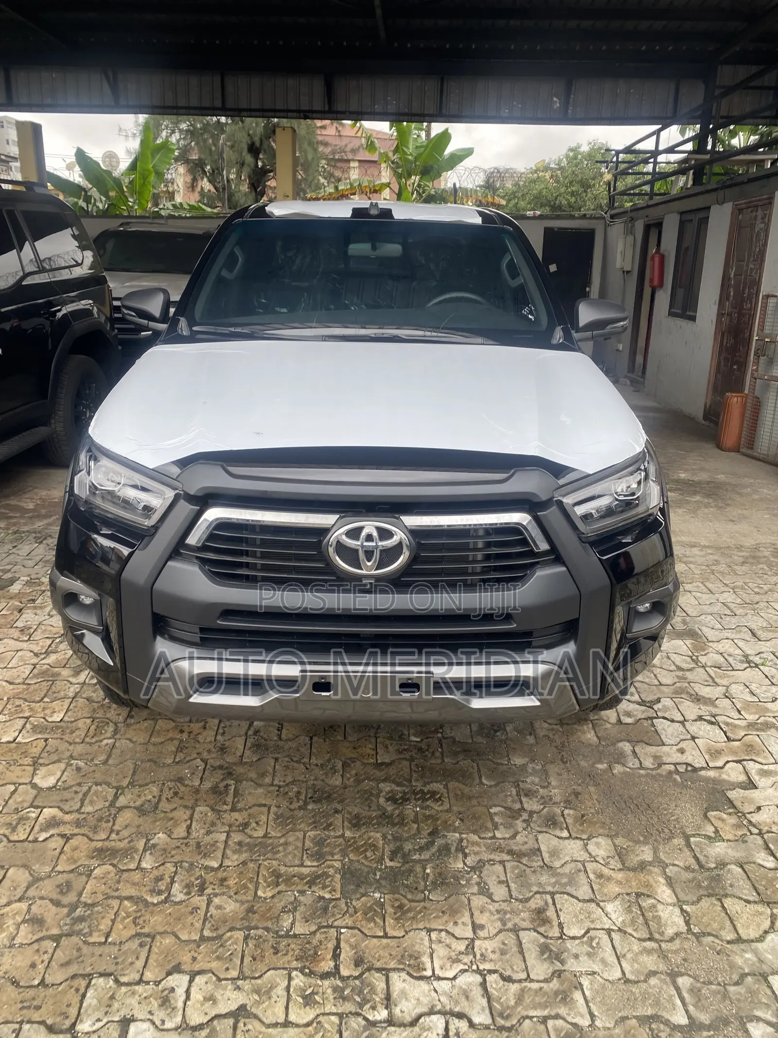 New Toyota Hilux 2025 Black