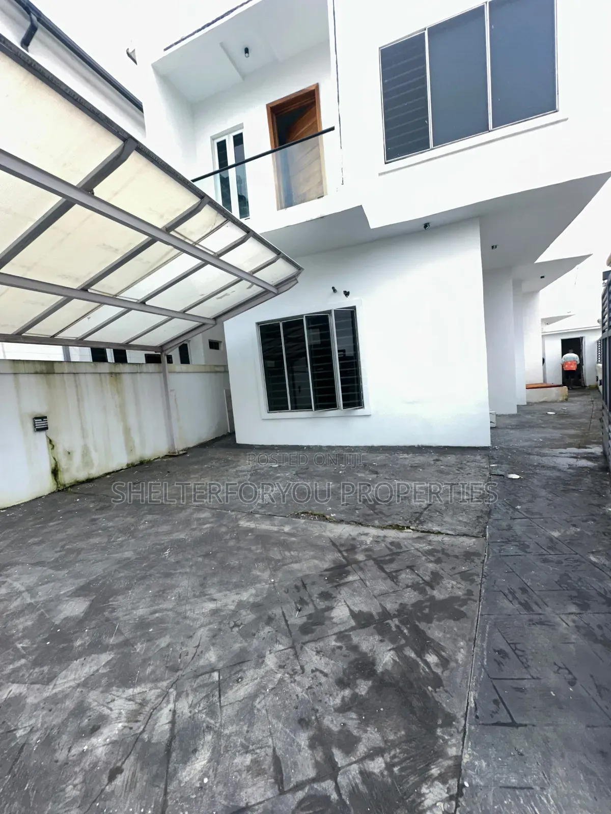 4bdrm House in Lekki Phase 1 for sale