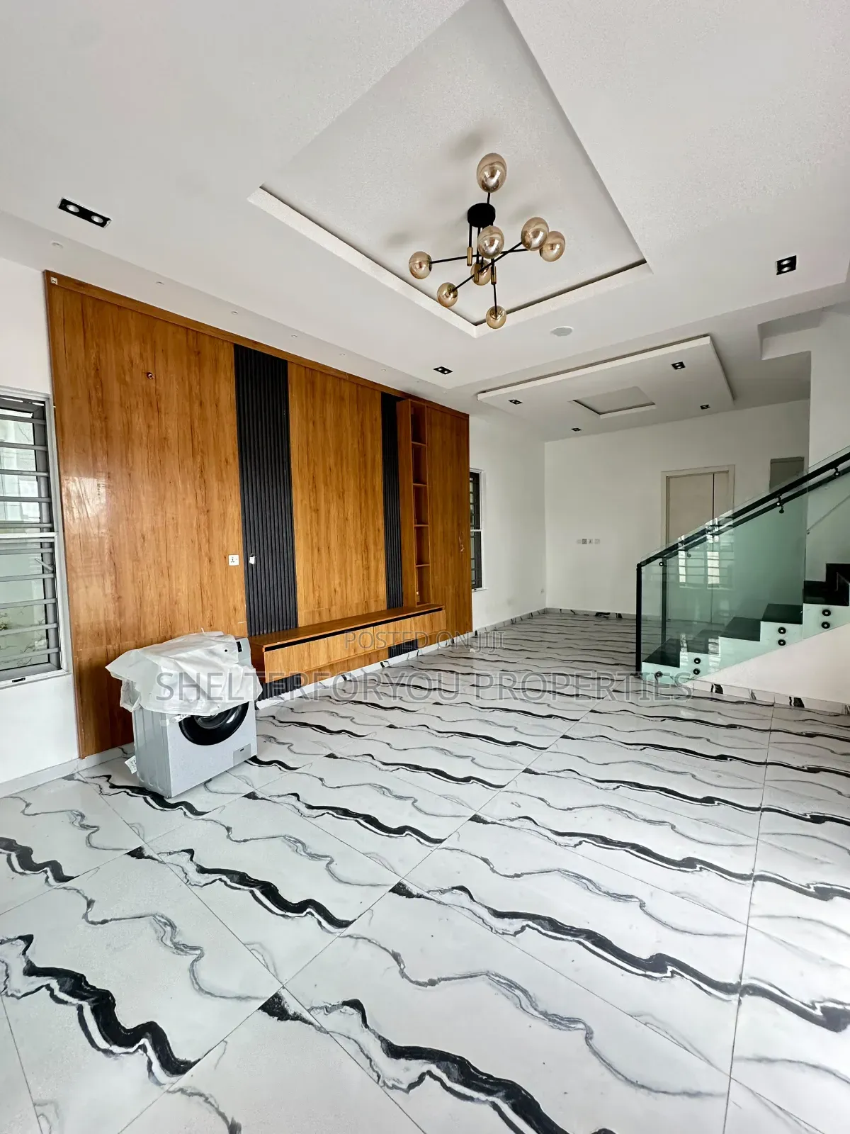 4bdrm House in Lekki Phase 1 for sale