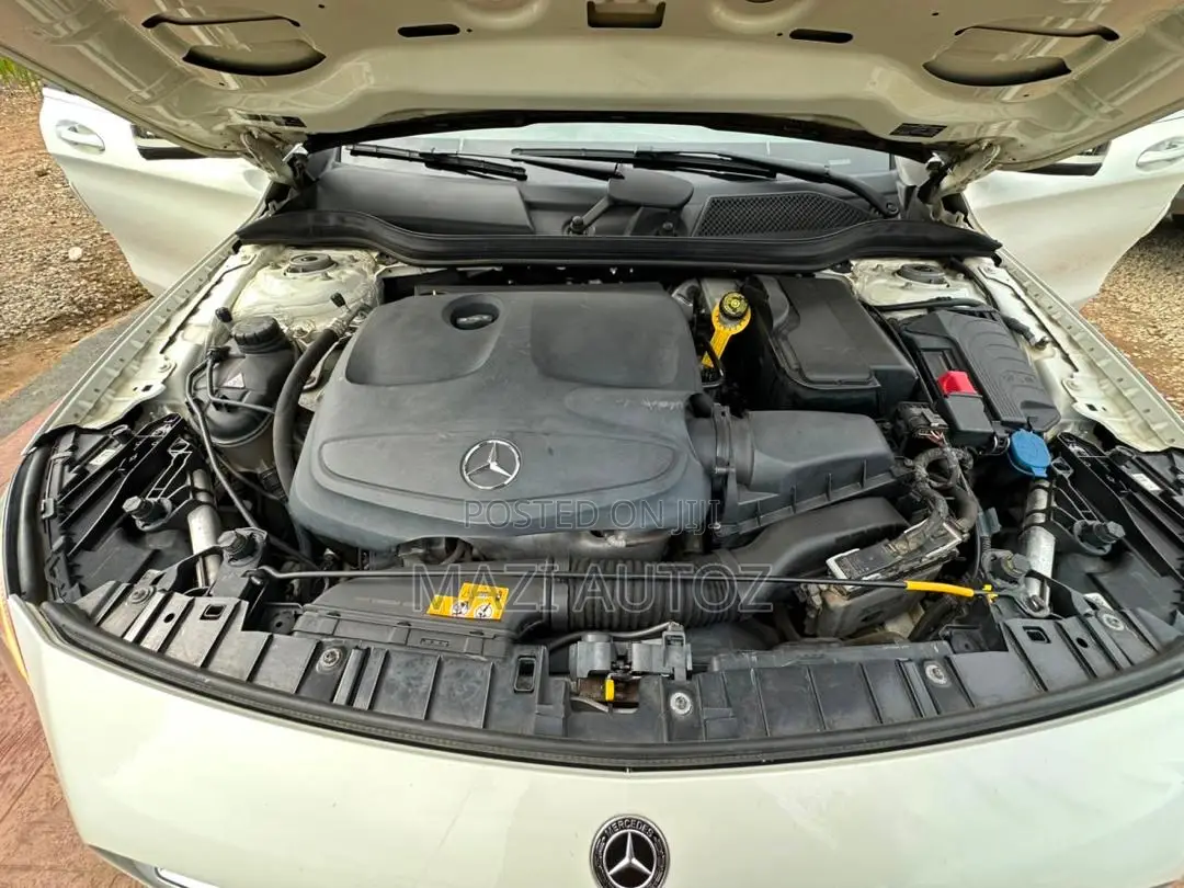 Mercedes-Benz GLA 250 2017 White