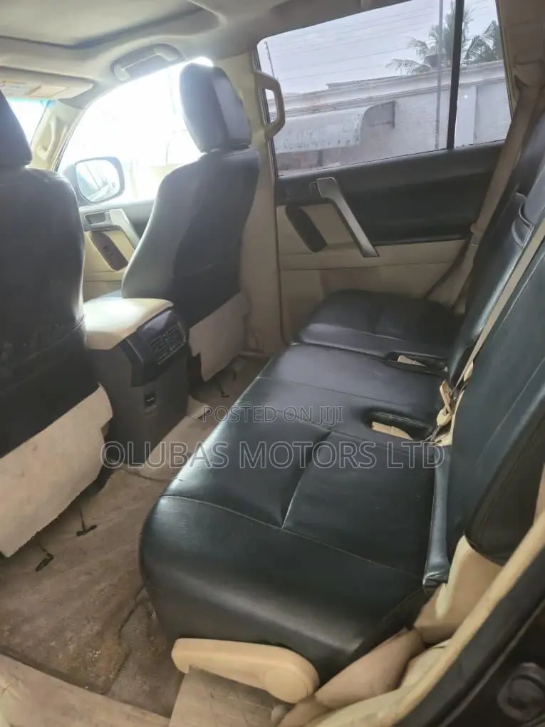 Toyota Land Cruiser Prado 2018 Black