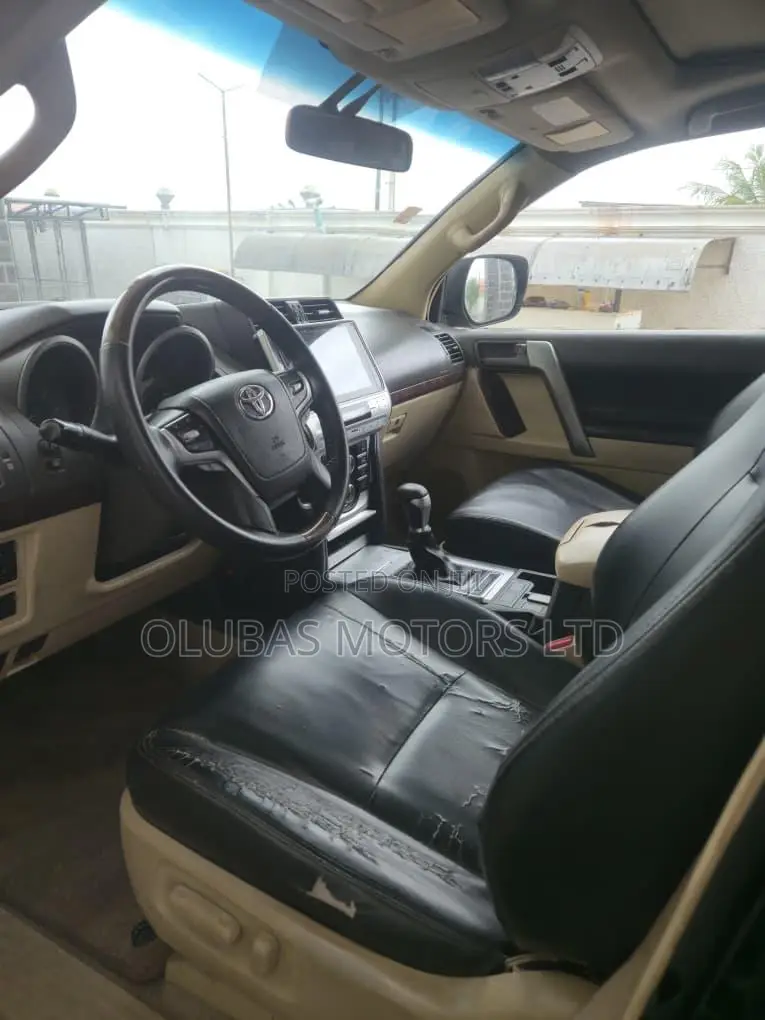 Toyota Land Cruiser Prado 2018 Black