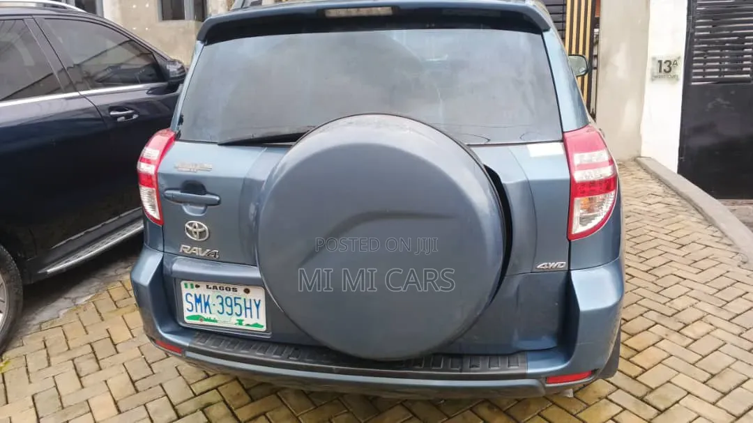 Toyota RAV4 2012 Blue