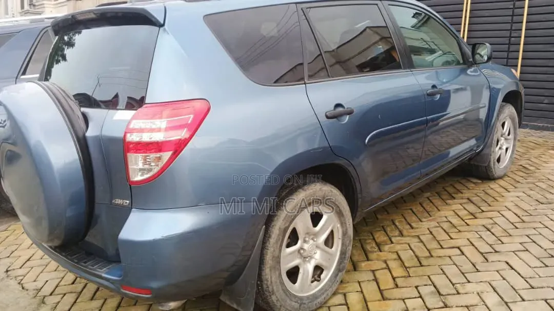 Toyota RAV4 2012 Blue
