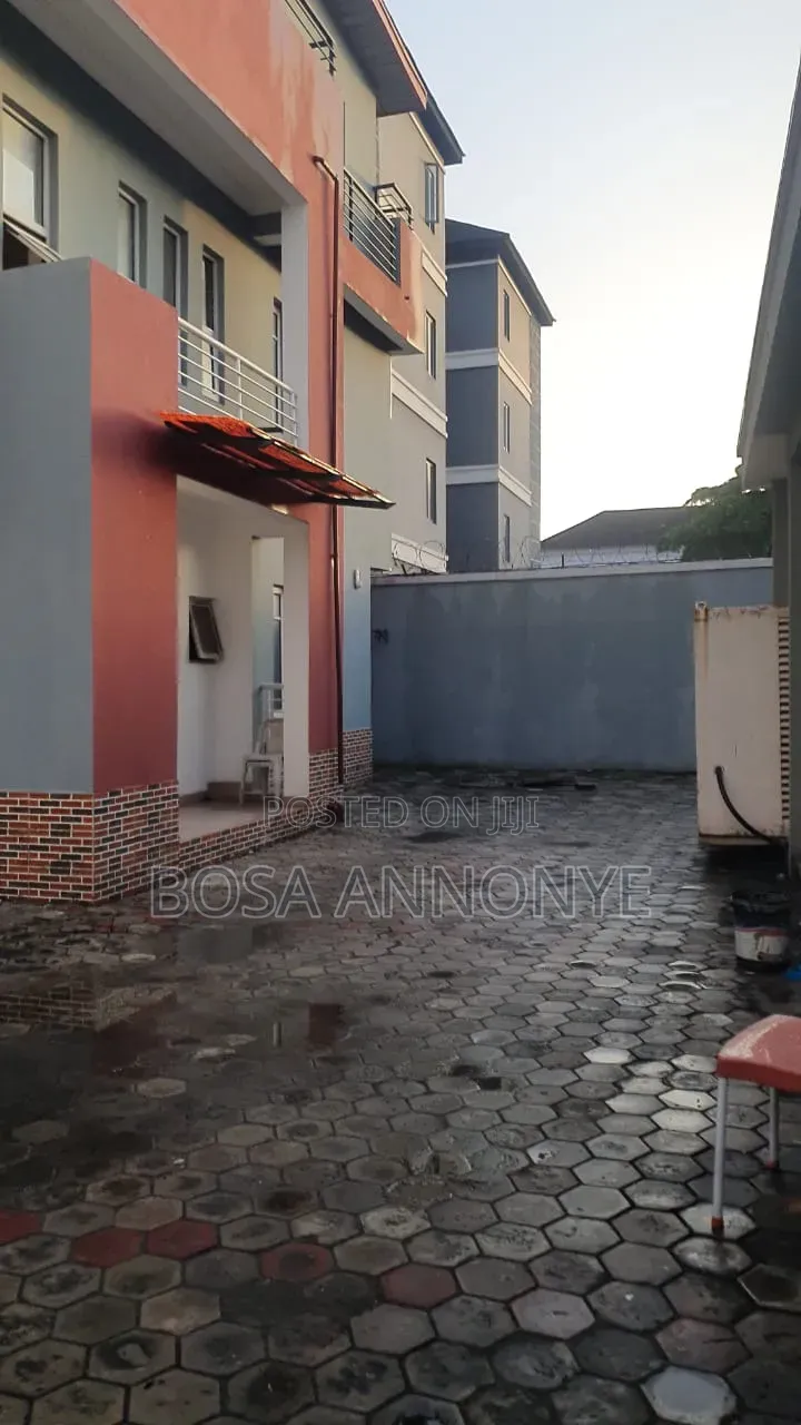 2bdrm Duplex in Lekki Phase 1 for rent