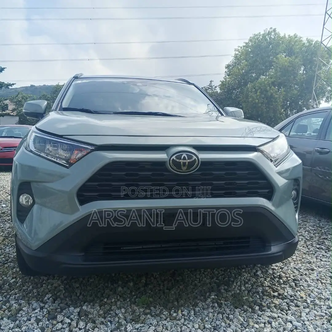 Toyota RAV4 2021 Gray